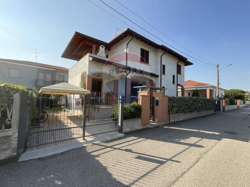 Villa Bifamiliare in vendita a Casorezzo via Villoresi, 7