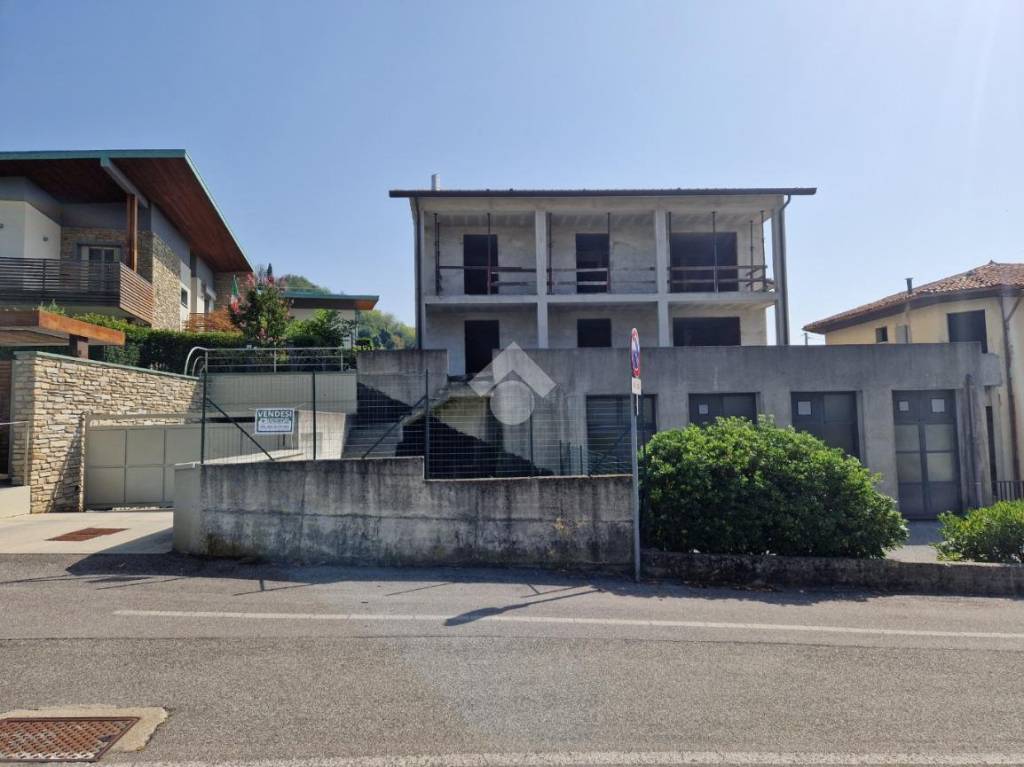 Villa Bifamiliare in vendita a Sotto il Monte Giovanni XXIII via Don f. Rebuzzini, 6