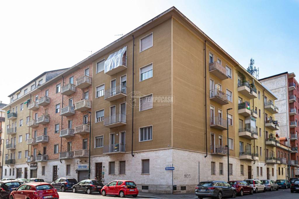 Appartamento in vendita a Torino via Borgosesia 103