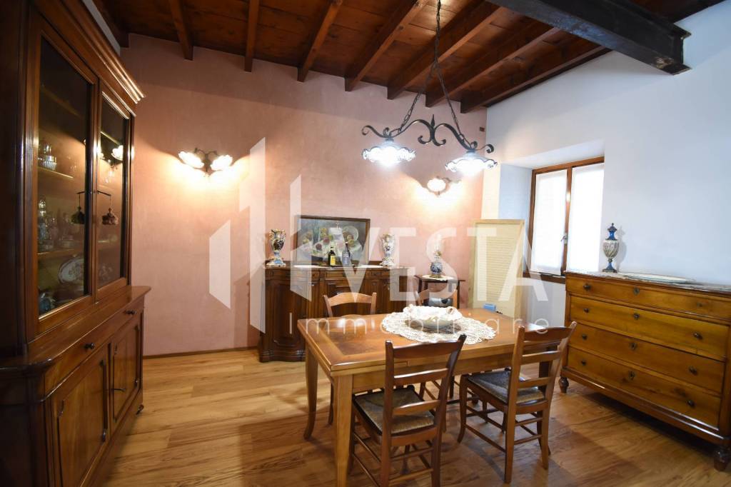 Appartamento in vendita a Barzanò via Prebone