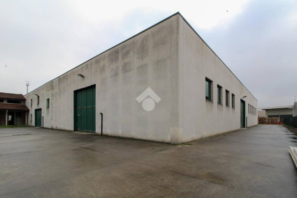 Capannone Industriale in vendita a Manerbio via Umbria, 18