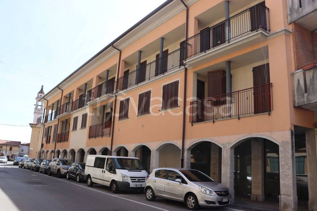 Ufficio in vendita a Cairate via Giuseppe Mazzini