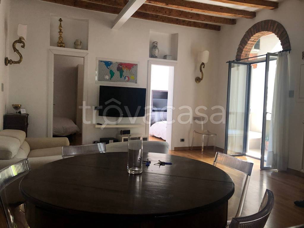 Appartamento in in affitto da privato a Milano via Cesare da Sesto, 19