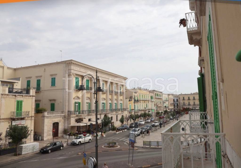 Appartamento in vendita a Giovinazzo piazza Vittorio Emanuele II