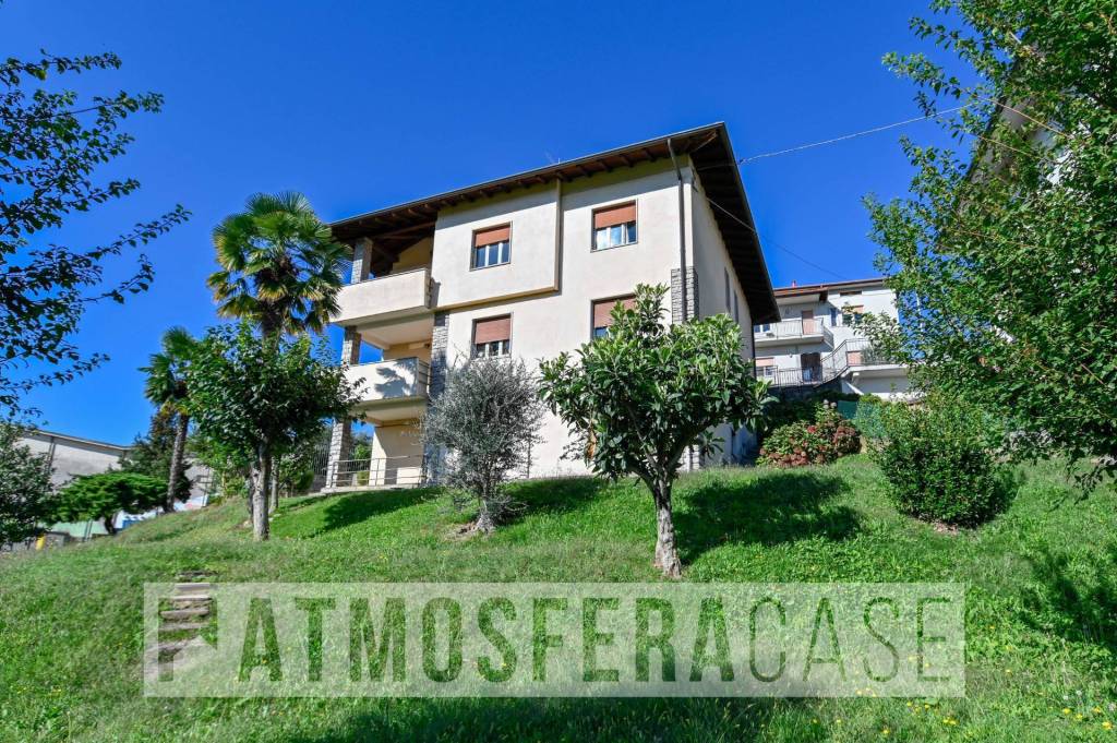 Villa in vendita ad Almenno San Bartolomeo via Castello Rescanzi, 17