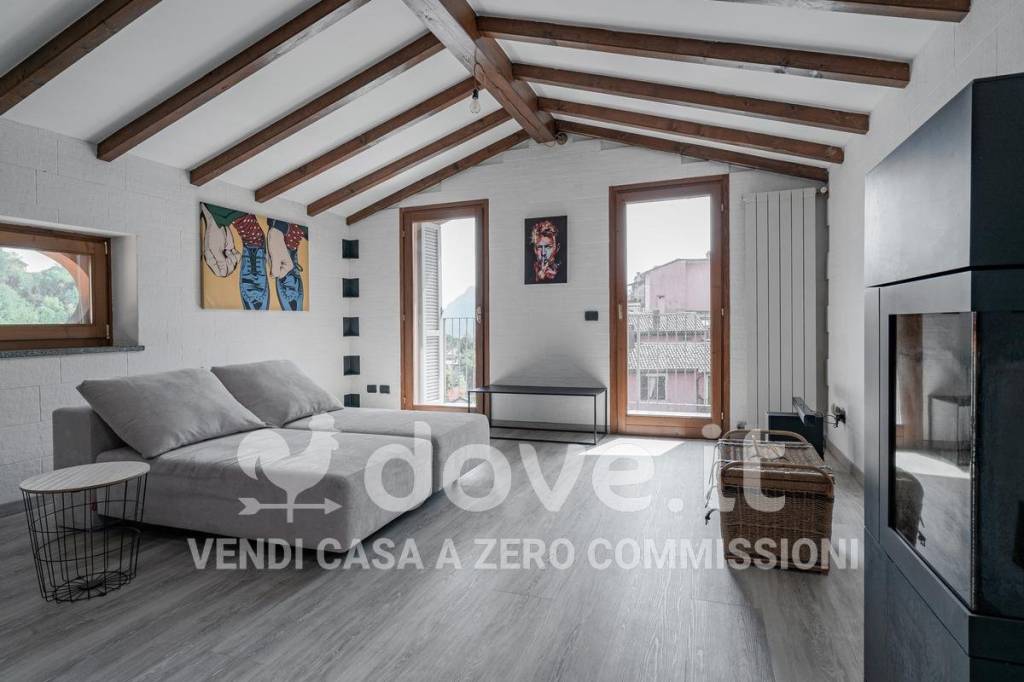 Appartamento in vendita a Lecco via Primo Maggio, 22