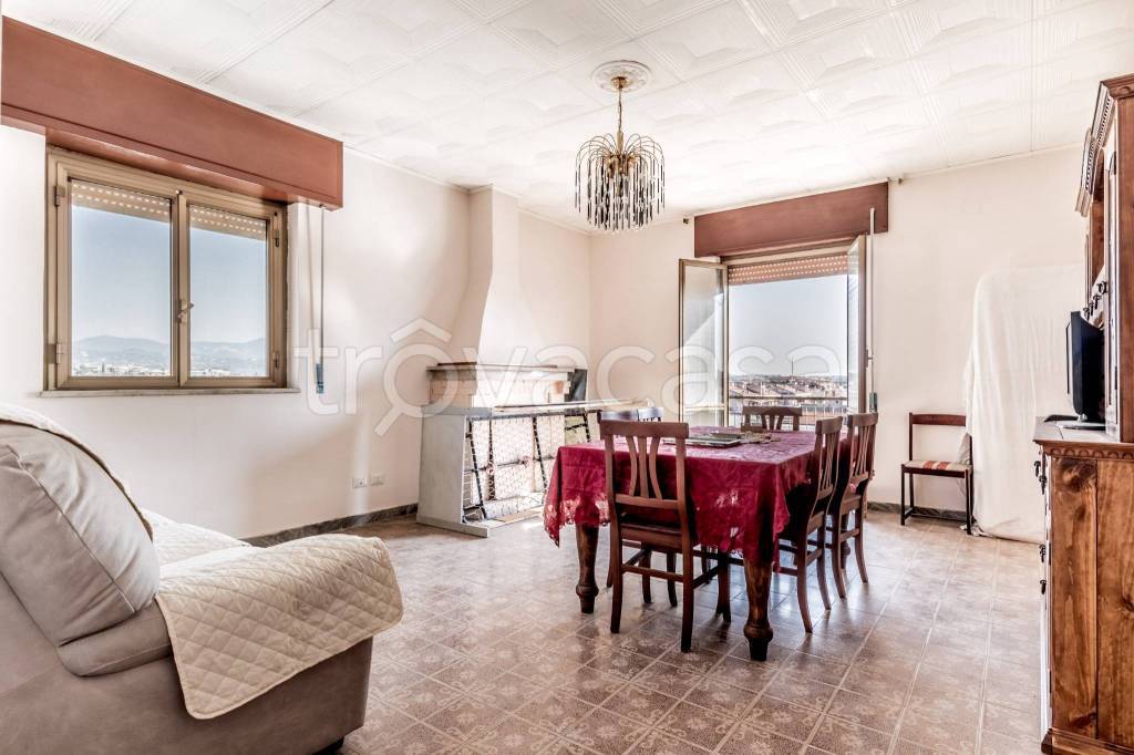 Appartamento in vendita a Roma via Salvatore Barzilai