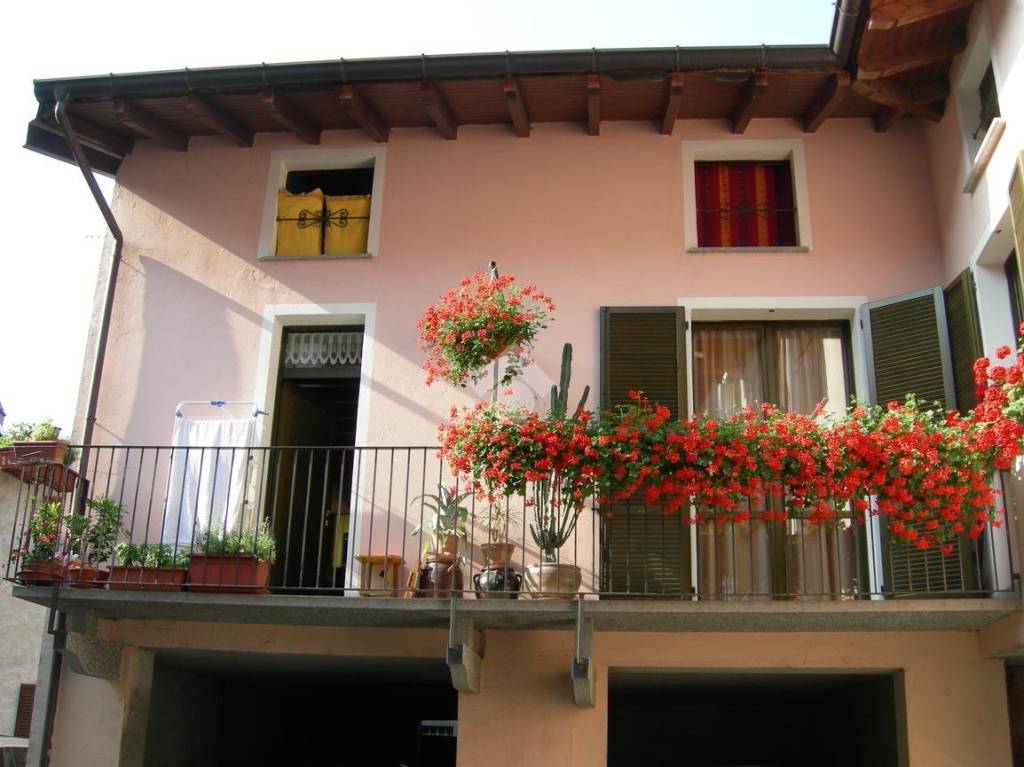 Appartamento in vendita a Castelletto sopra Ticino via camillo cavour, 35