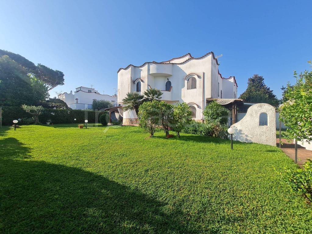 Villa Bifamiliare in vendita a Terracina riva del Sisto