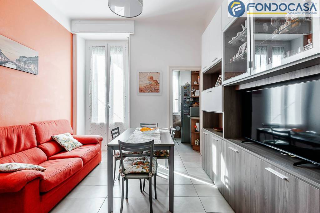 Appartamento in vendita a Milano via Innocenzo Isimbardi, 25