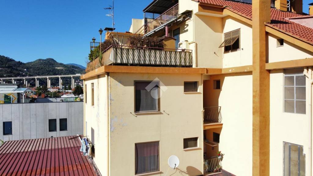 Appartamento in vendita a Camporosso via braie, 183