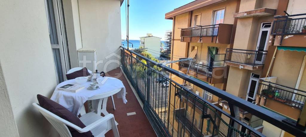 Appartamento in vendita a Pietra Ligure via Cesare Battisti, 205