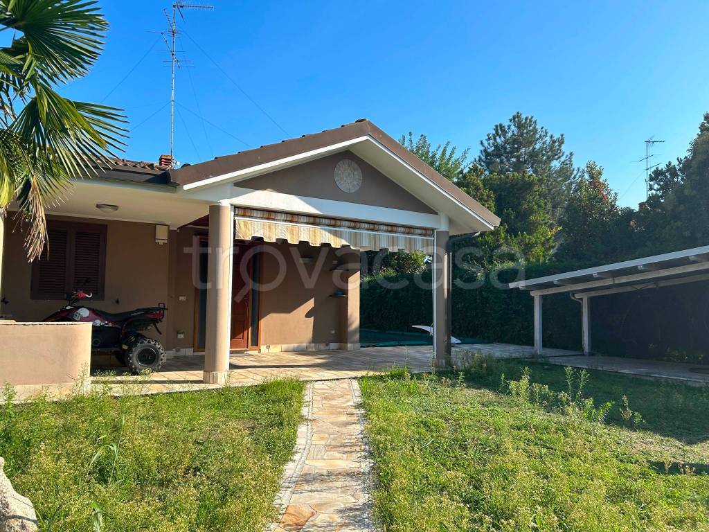 Villa Bifamiliare in vendita a Comacchio viale Cile