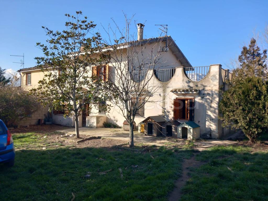 Villa Bifamiliare in vendita a Loreto Aprutino contrada Colle Cavaliere