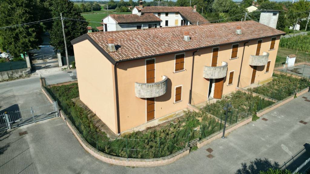 Villa Bifamiliare in vendita a Robecco d'Oglio via Pirolo, 33