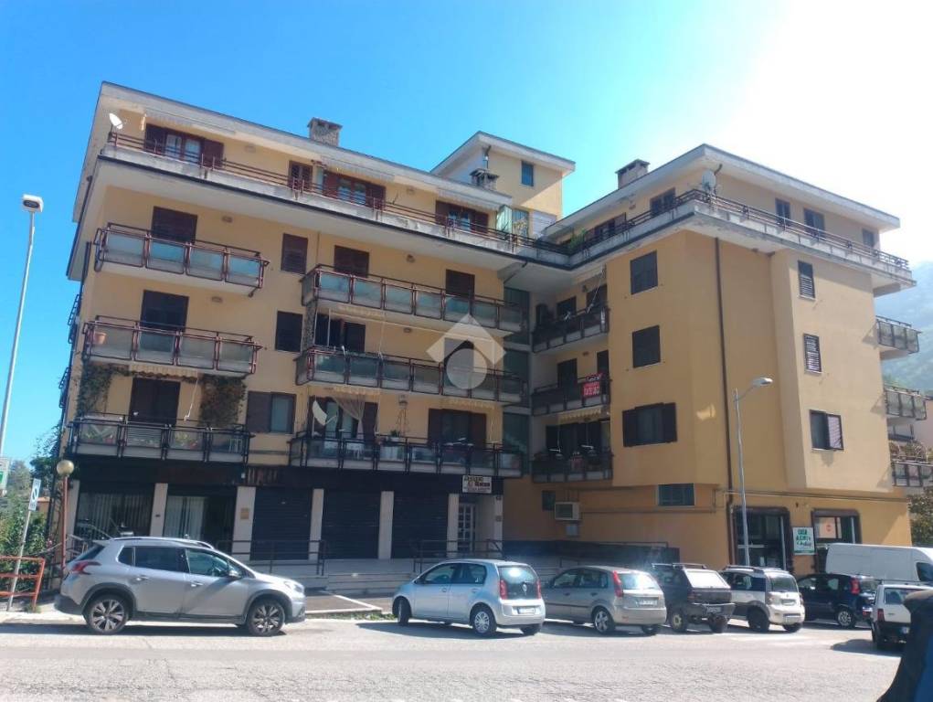 Appartamento in vendita a Chiusano di San Domenico via Giosuè Carducci