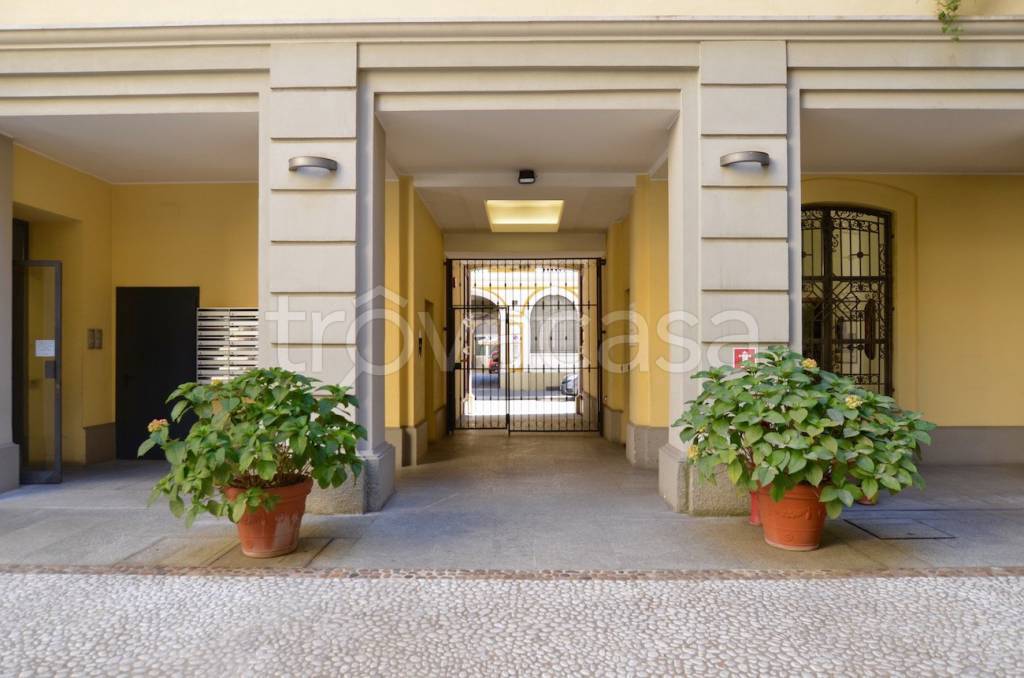 Appartamento in vendita a Milano via Piero Maroncelli, 5