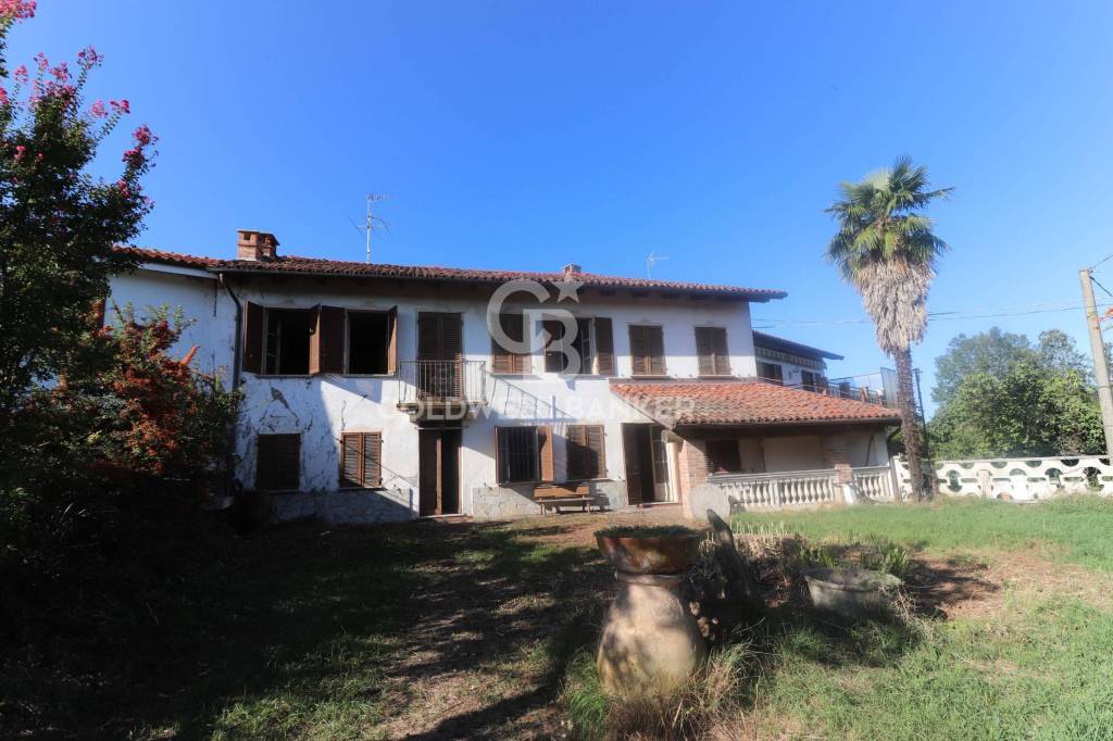 Villa a Schiera in vendita a Rocchetta Tanaro frazione Gatti, 9