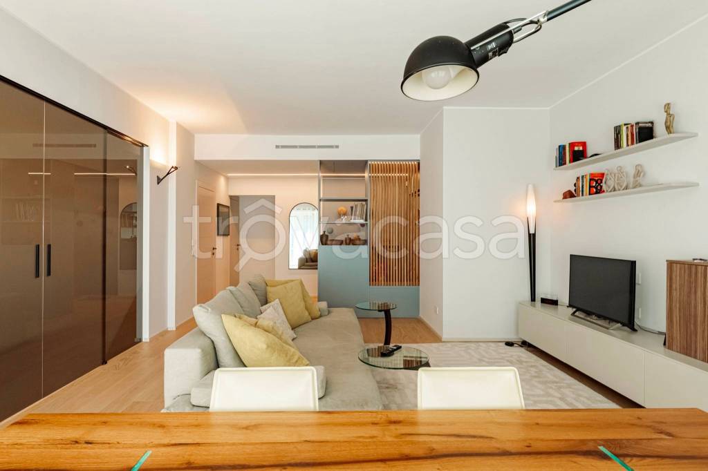 Appartamento in vendita a Milano via Francesco Ferrucci, 6