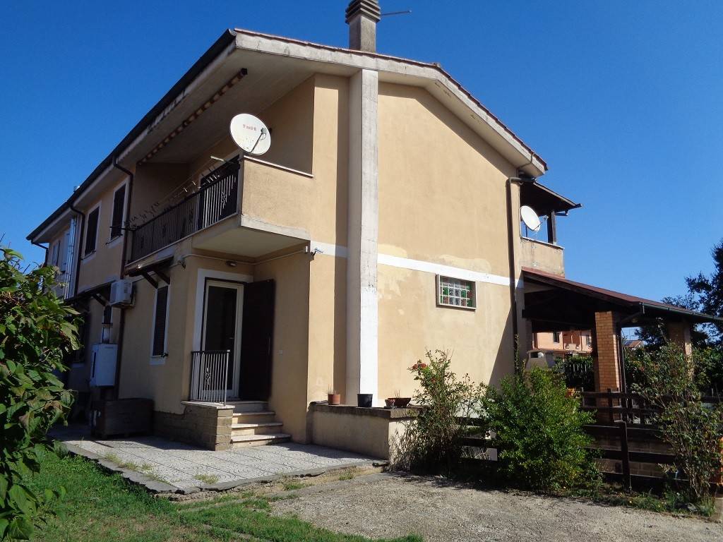Villa Bifamiliare in vendita a Manziana via Vigna di Valle