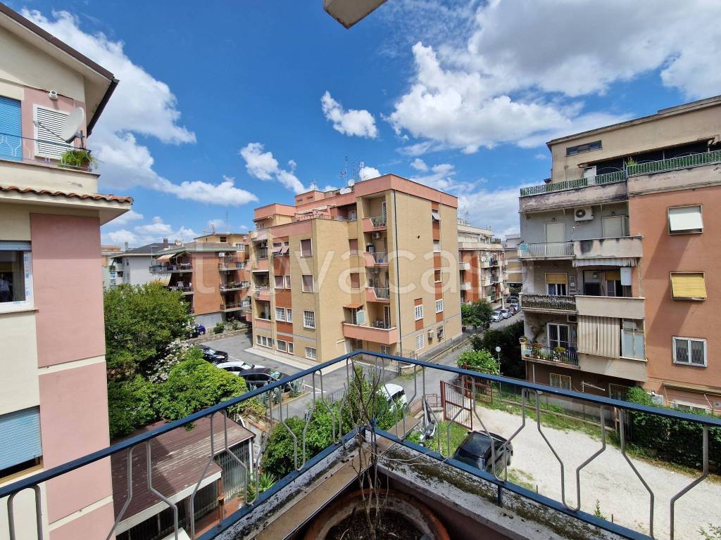 Appartamento in affitto a Roma via Casilina, 987