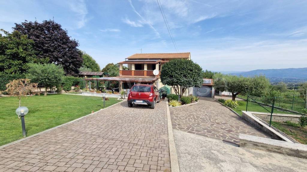 Villa in vendita a San Cesareo via Calcara Muratella