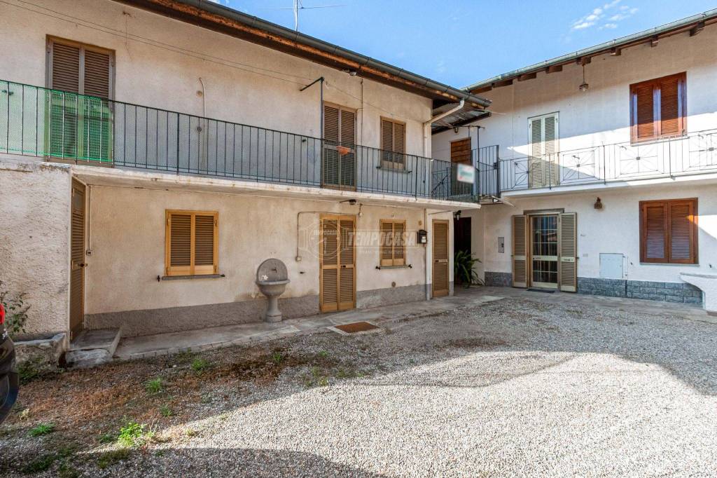 Casa Indipendente in vendita a Somma Lombardo via San Rocco, 5