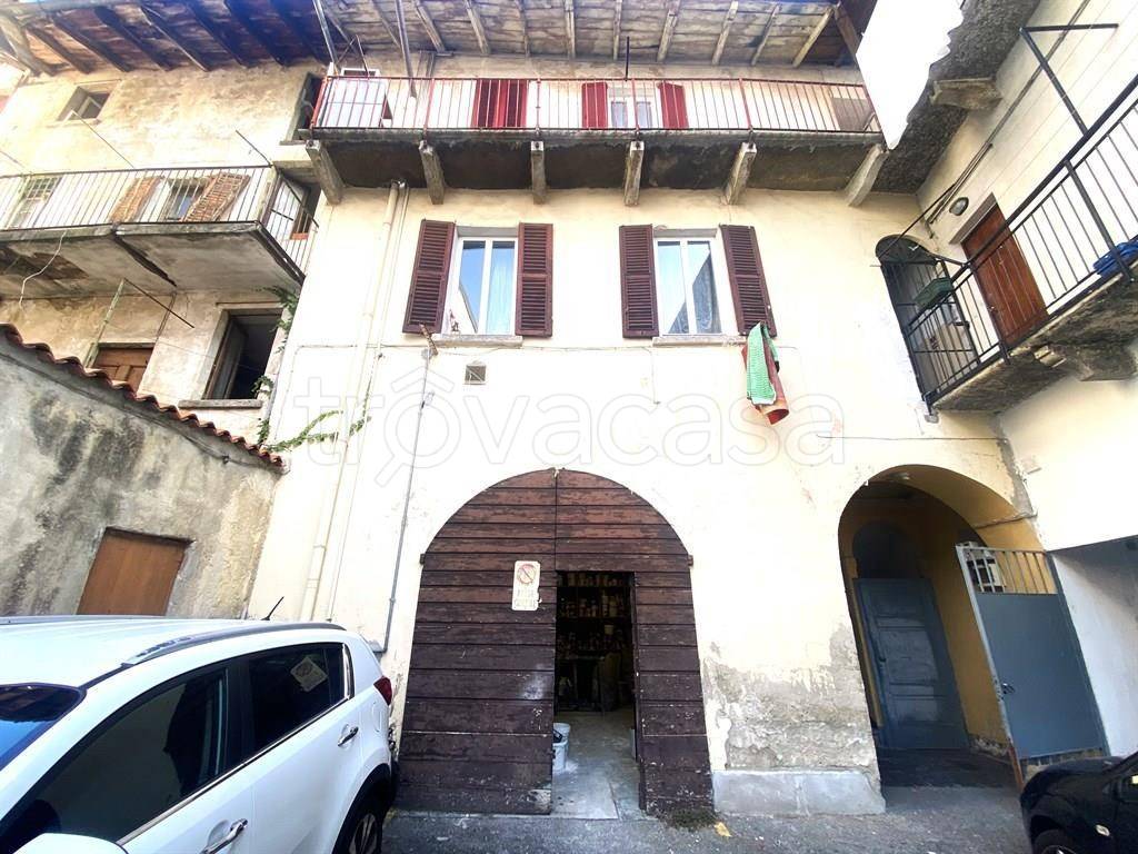 Magazzino in vendita a Valmadrera vicolo Giuseppe Giusti