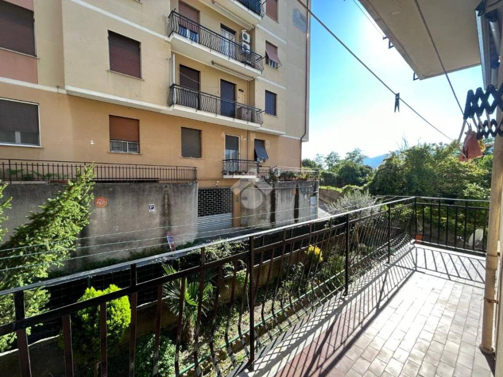 Appartamento in vendita a Genova salita serra riccò, 5