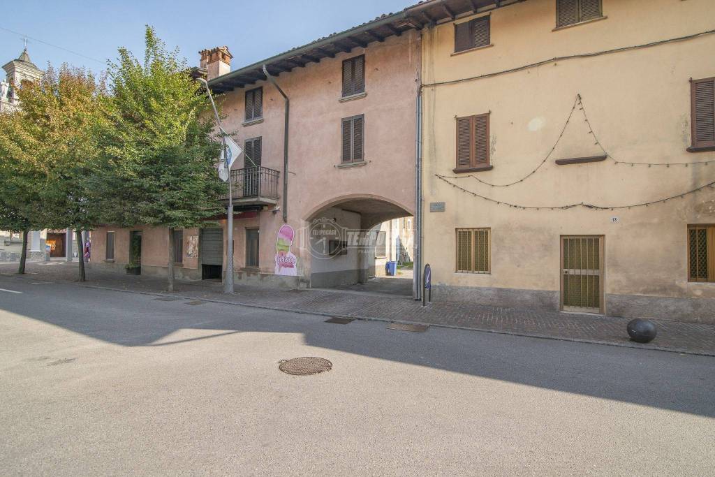 Appartamento in vendita a Castel Rozzone piazza Castello