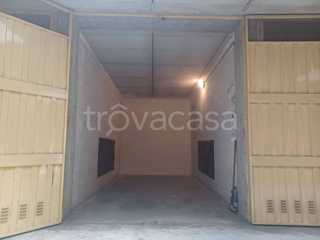 Garage in vendita a Nichelino via Ulzio, 2