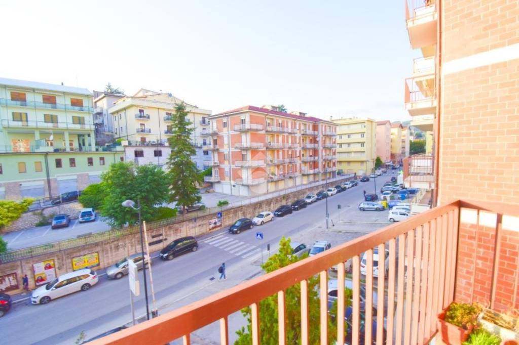 Appartamento in vendita a L'Aquila via Strinella, 22