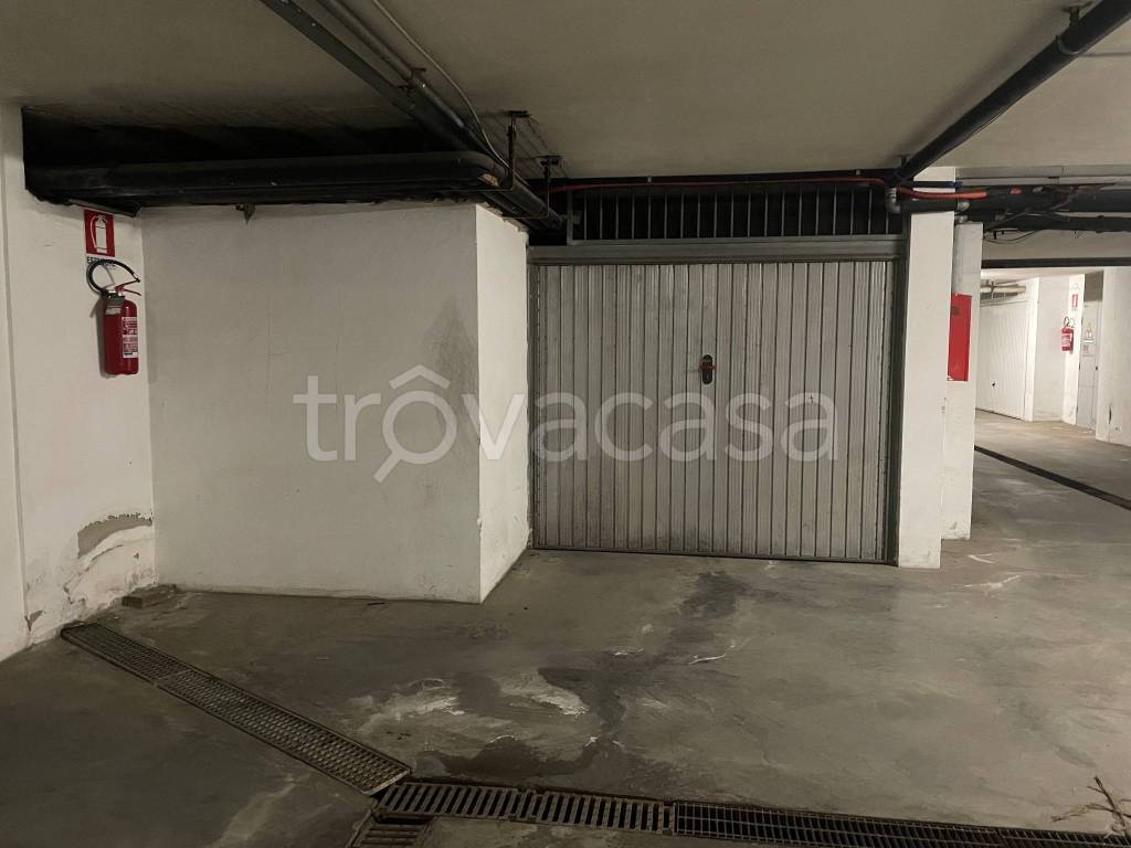 Garage in vendita ad Adria via Bortolo Lupati, 24