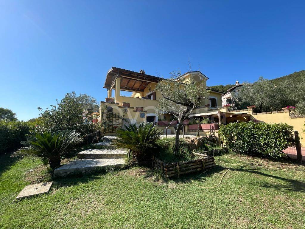 Villa in vendita a Manziana via Viterbo
