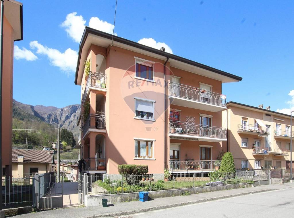 Appartamento in vendita a San Giovanni Bianco via Castelli