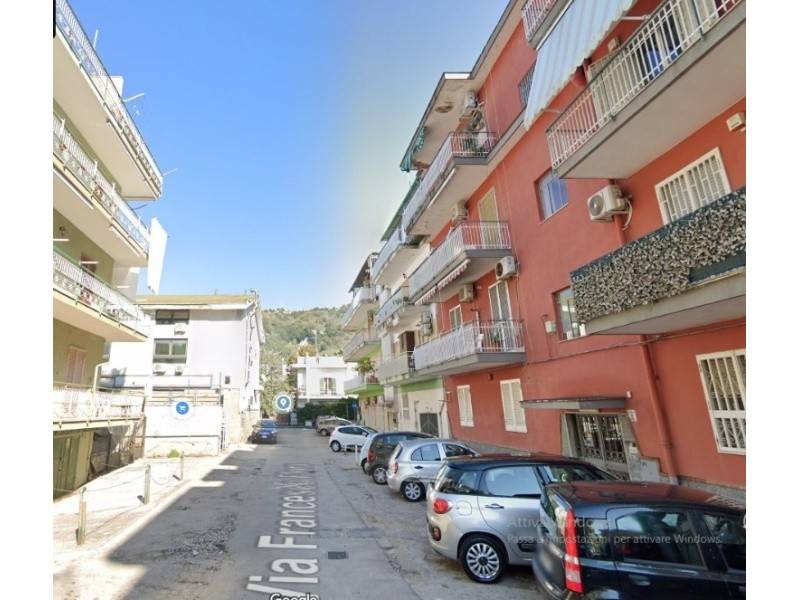 Appartamento in vendita a Napoli via Francesco Flora