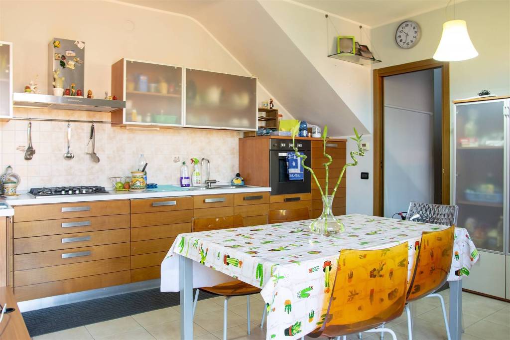Appartamento in in vendita da privato a Boltiere via Antonio Locatelli
