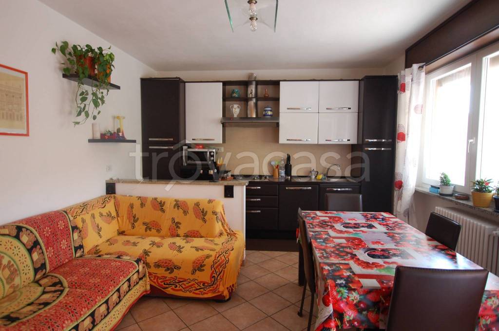 Appartamento in vendita a Bastia Mondovì via Giuseppe Garibaldi, 4