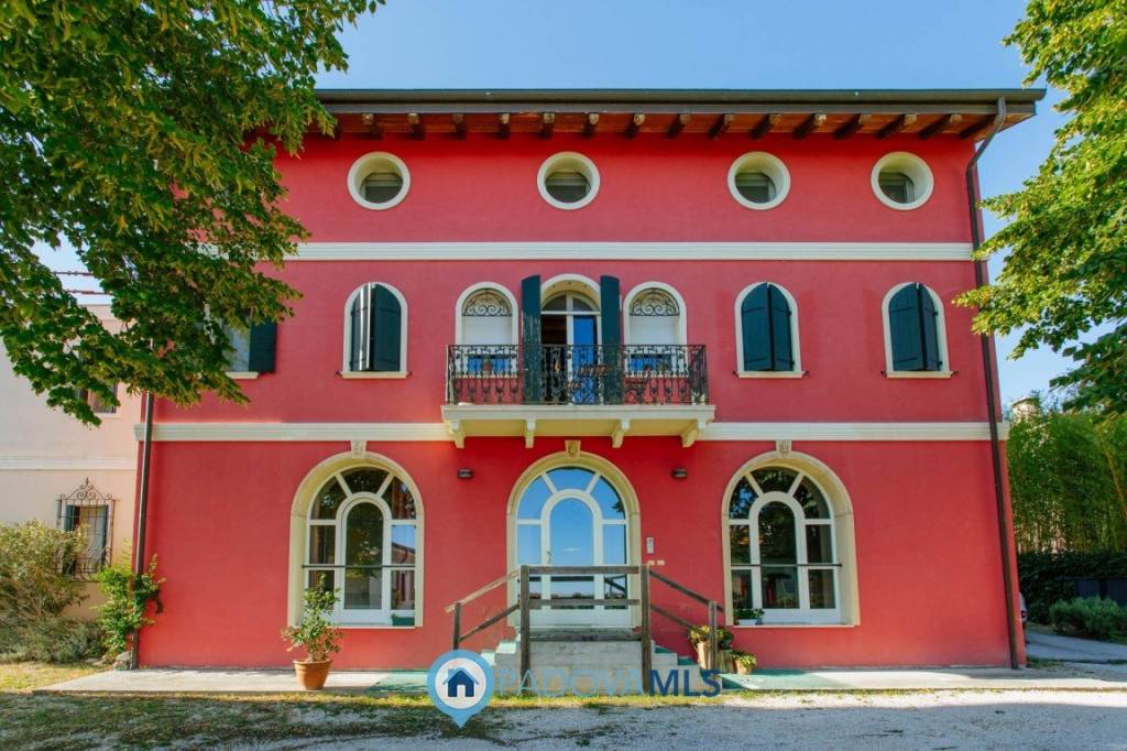 Villa in vendita a Baone via Villa Rita