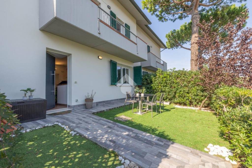 Villa a Schiera in vendita a Cervia via Bova, 46