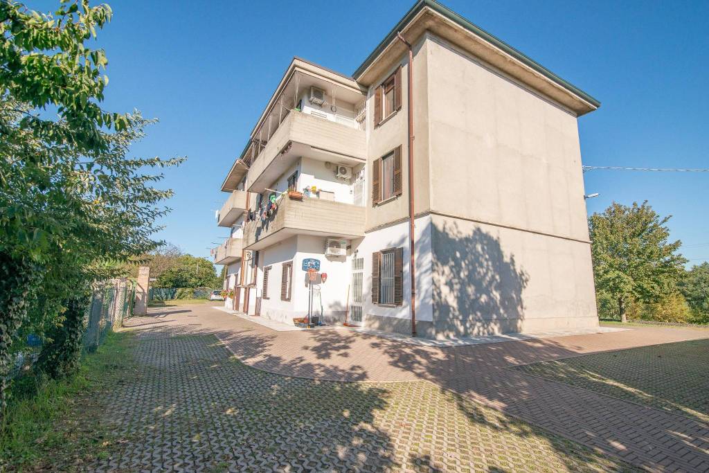 Appartamento in vendita a Vaprio d'Adda via Duca Uberto Visconti di Modrone