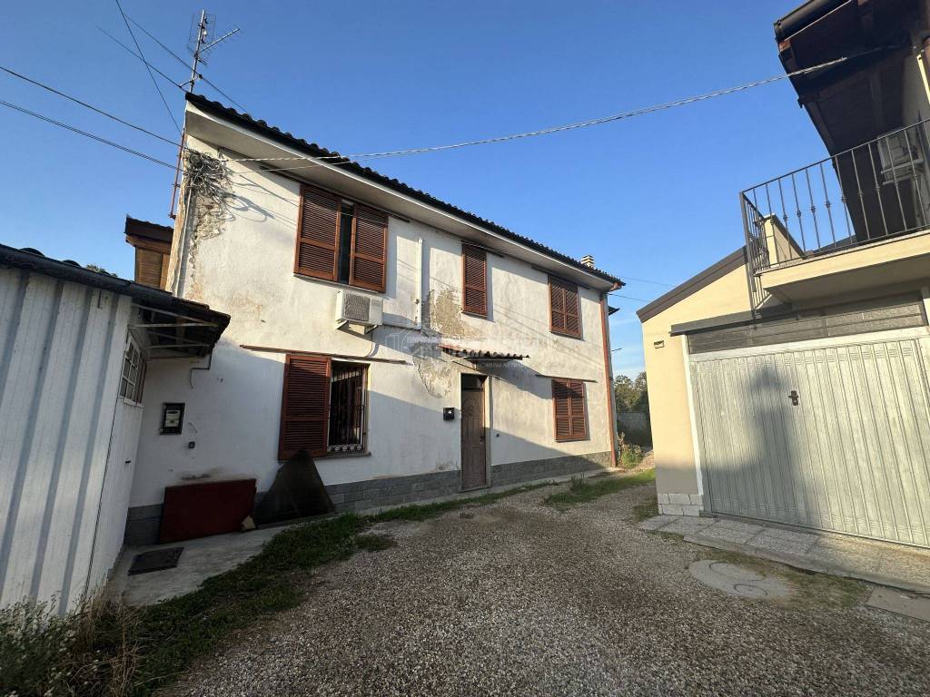 Casa Indipendente in vendita a Tromello via Monte Nero 5