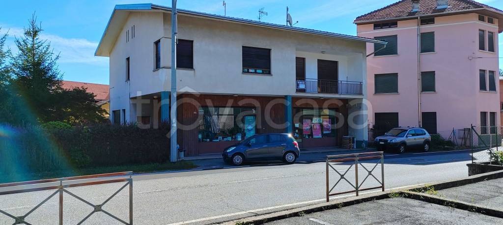Casa Indipendente in vendita a Valdilana frazione Pramorisio, 26