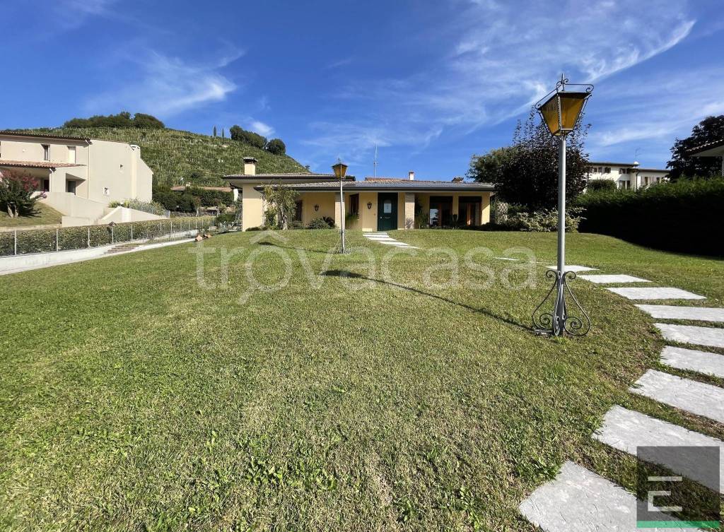 Villa in vendita a Farra di Soligo via Aldo Moro, 1
