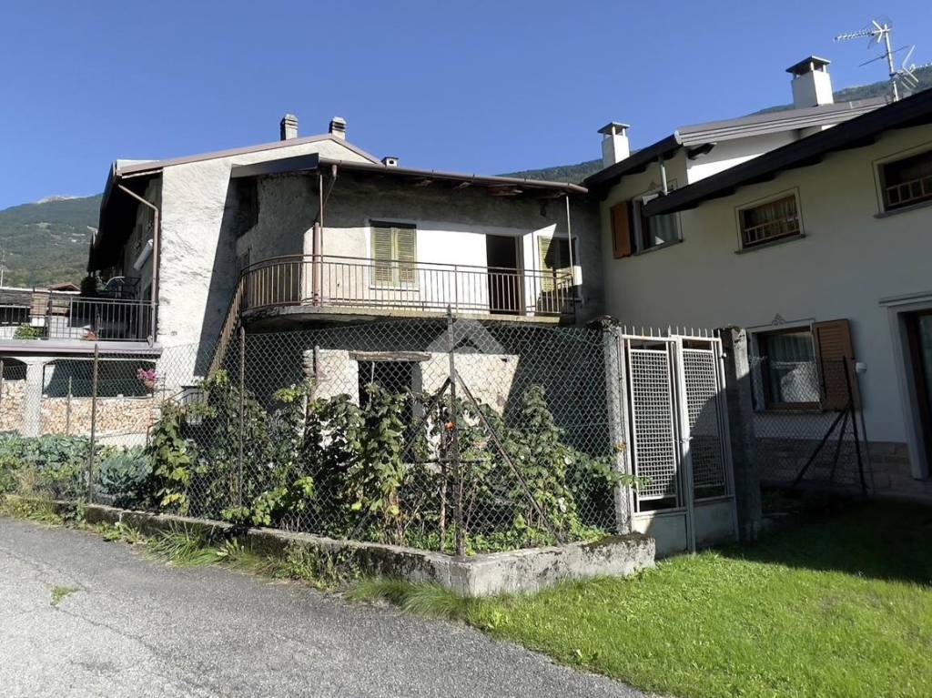 Casa Indipendente in vendita a Mazzo di Valtellina via Parusci, 15
