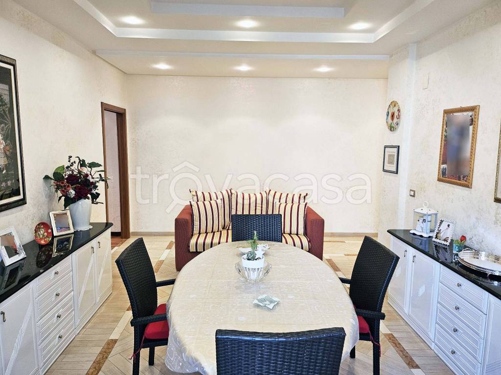 Appartamento in vendita a Bari via Brigata e Divisione Bari, 3A