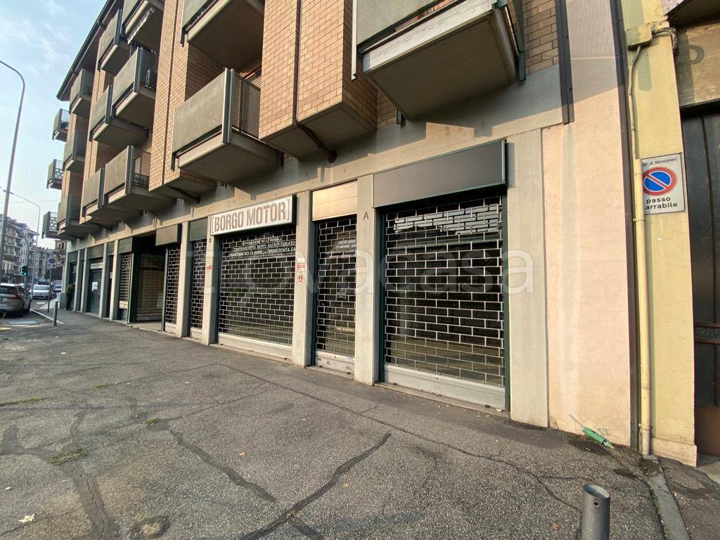 Negozio in vendita a Moncalieri strada Carignano, 16