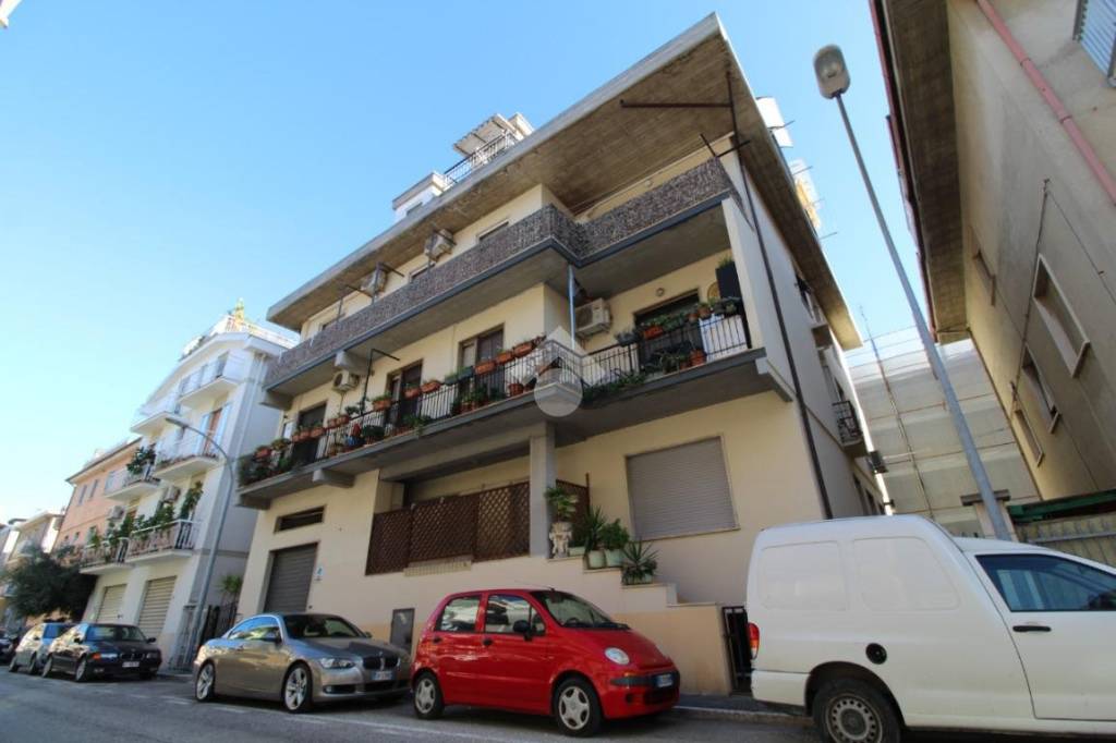 Appartamento in vendita a San Benedetto del Tronto via Antonio Stoppani, 16