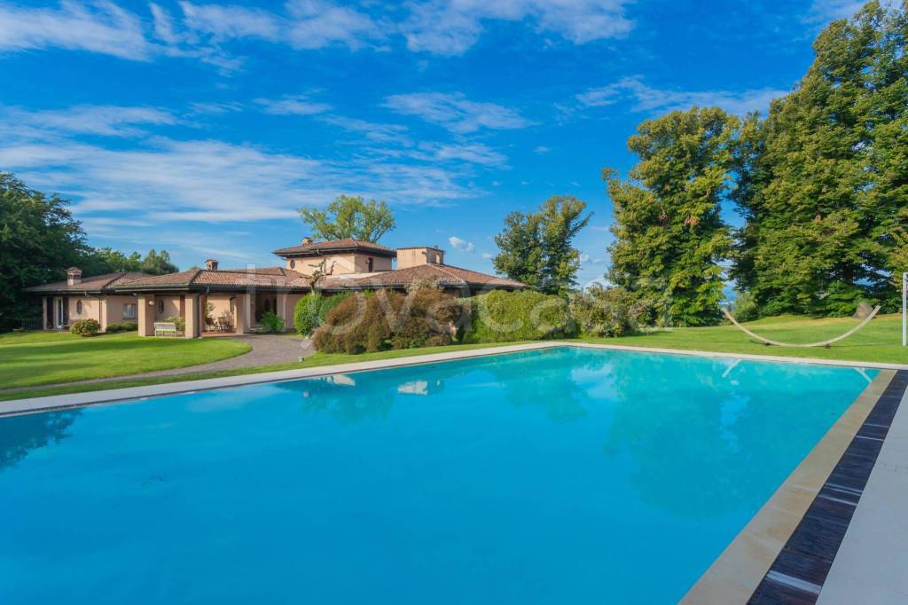 Villa in vendita a Varese via Torquato Tasso