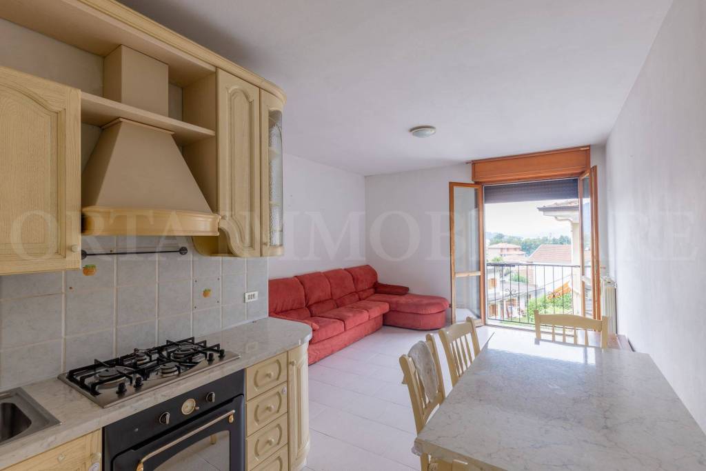 Appartamento in vendita a Omegna via Erbera, 1